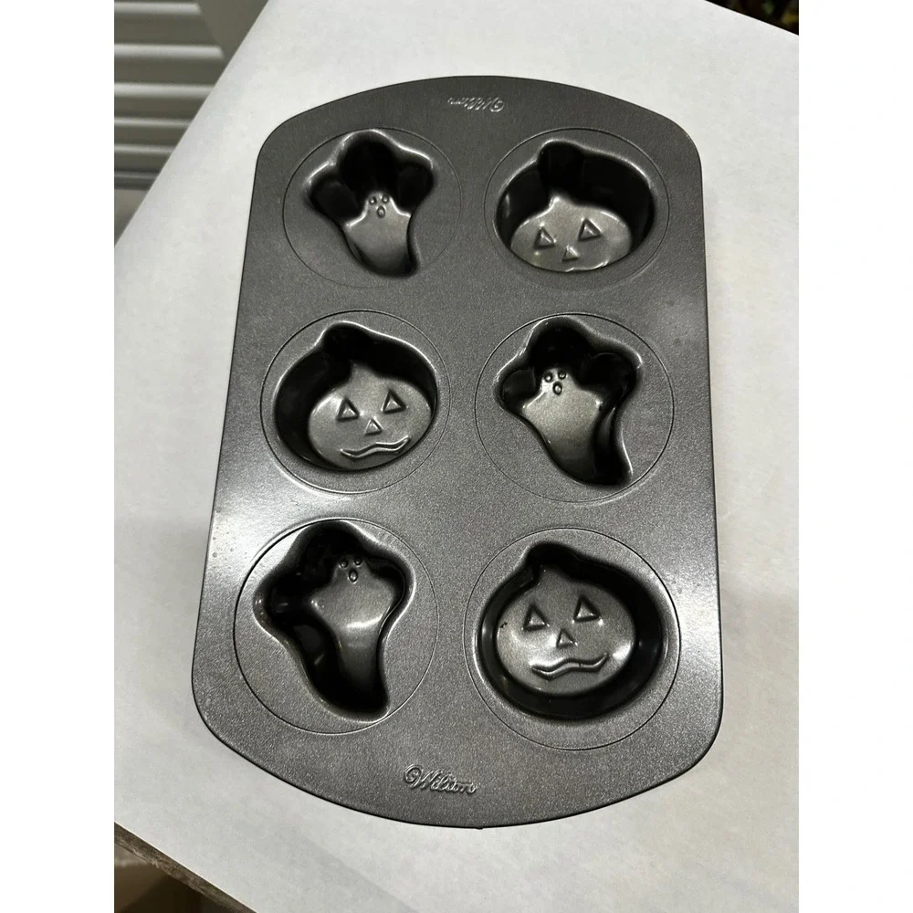 Wilton Halloween Ghost and Pumpkin 6 Cavity Non-Stick Steel Cakelet Pan Gray